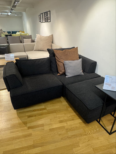 Outlet - Modulares Sofa Louis 2-Sitzer mit Hocker und Schlaffunktion - Showroom Hamburg