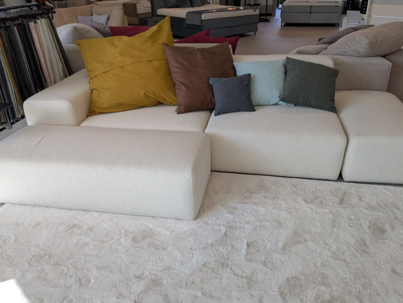 Outlet - Modulares Ecksofa Nina 4-Sitzer mit Schlaffunktion - Showroom Dresden